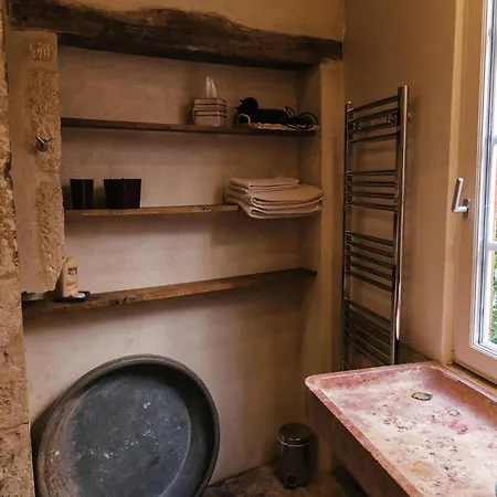 Authentic Flat In شقة