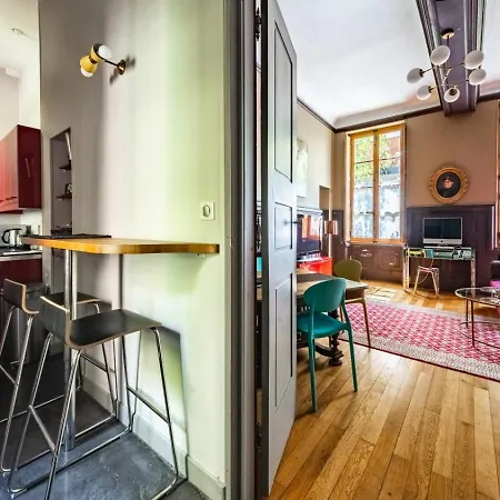 Authentic Flat In شقة *