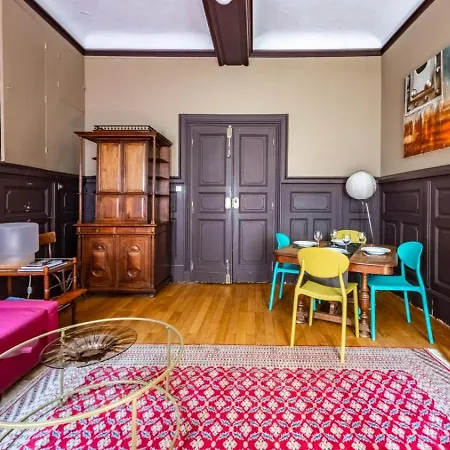 Authentic Flat In * ديجون